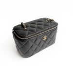 シャネル バニティケース キルティングラムスキン ゴールドボール金具